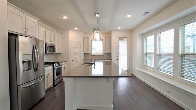 Building Photo - 2417 Doncaster Dr