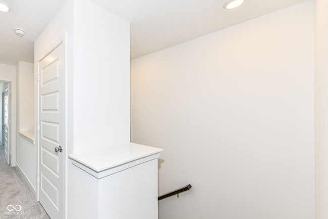 Building Photo - 9325 Somerford Dr