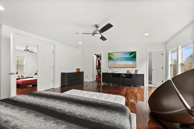 Building Photo - 10148 Malpas Point