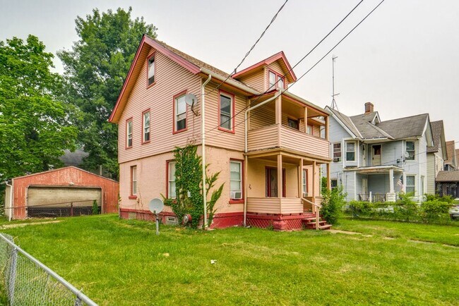 Building Photo - 2118 Denison Ave