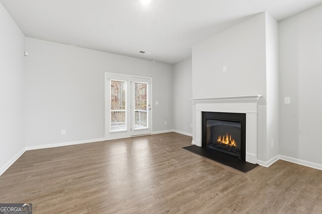 Building Photo - 6615 Bluffview Dr