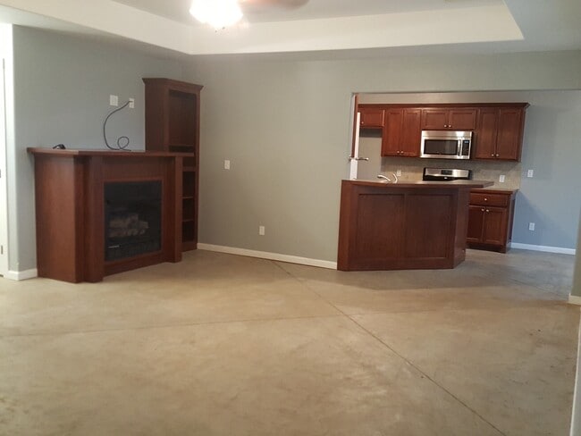 Building Photo - 4428 Peach Tree