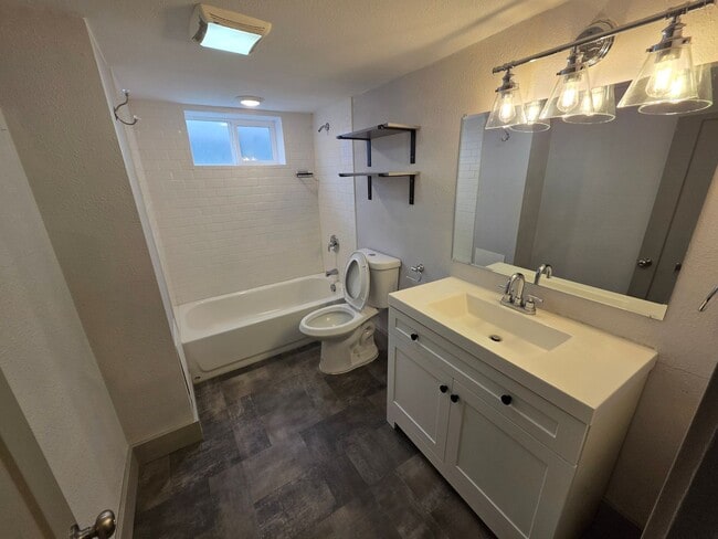 Building Photo - Beautiful Home in Spokane