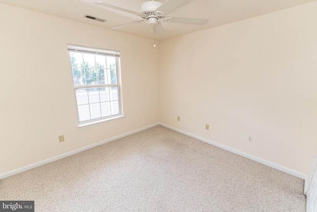 Building Photo - 3500 Sanibel Cir