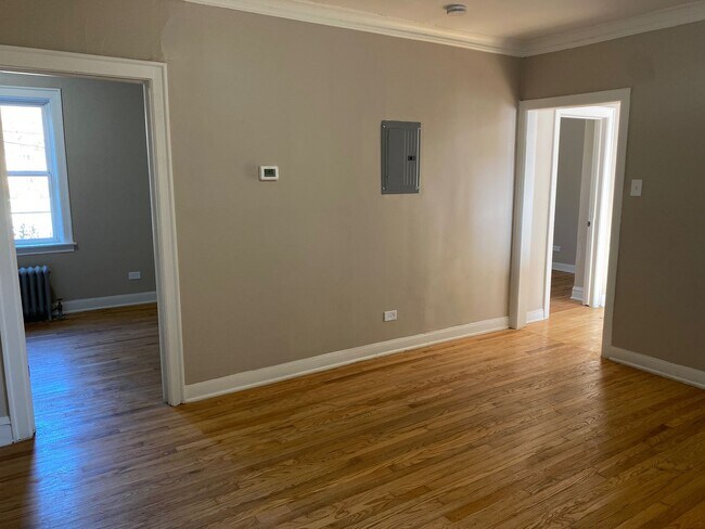 Building Photo - 8707 S Manistee Ave