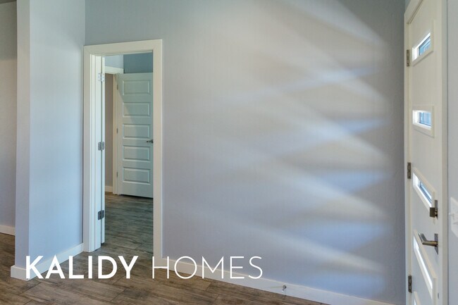 Building Photo - 306 Kirks Holw