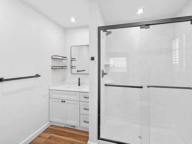 Building Photo - 2800 Roop Rd