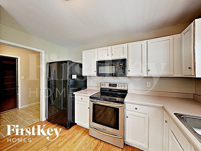 Building Photo - 227 Spring Borough Dr