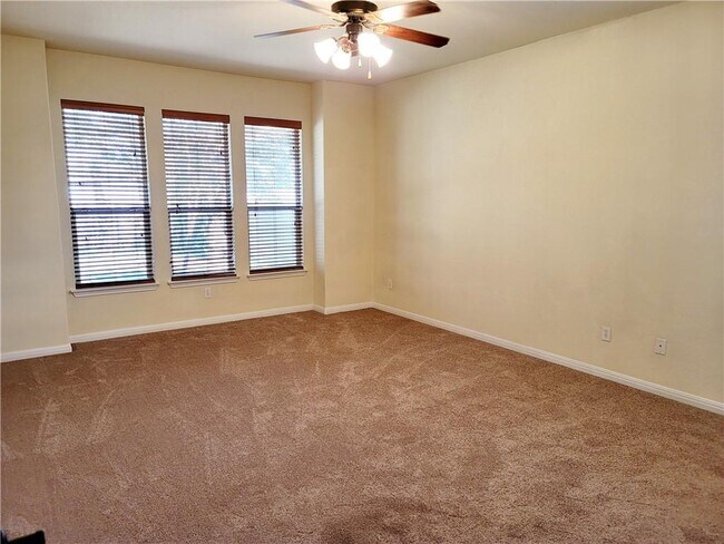 Building Photo - 2103 Ariella Dr