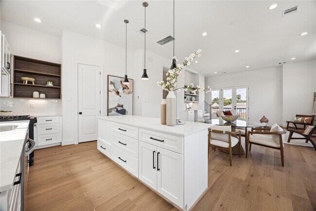 Building Photo - 2806 Mills St