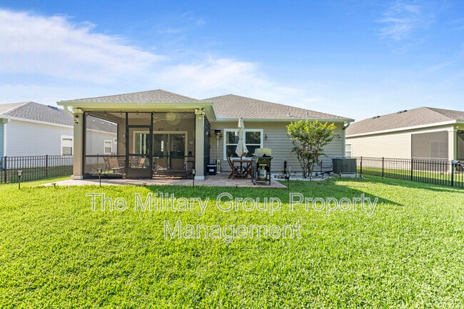 Building Photo - 383 St Vincent Dr