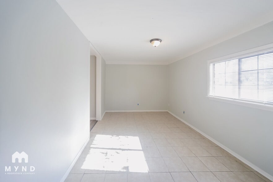 Building Photo - 8311 Whitehead Dr