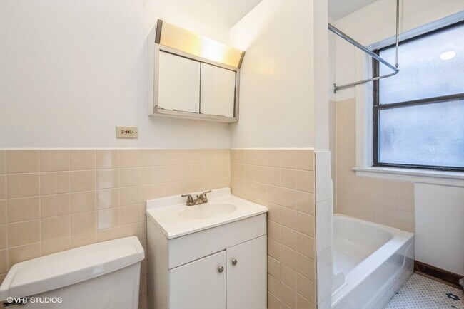 Building Photo - 1509 E 54th St
