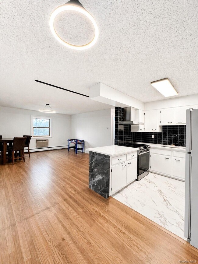 Building Photo - 287 NY-32