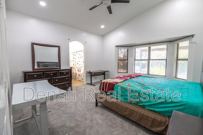 Building Photo - 17442 N 56th Pl
