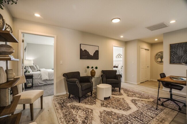 Building Photo - New Townhome in the Far NE Heights