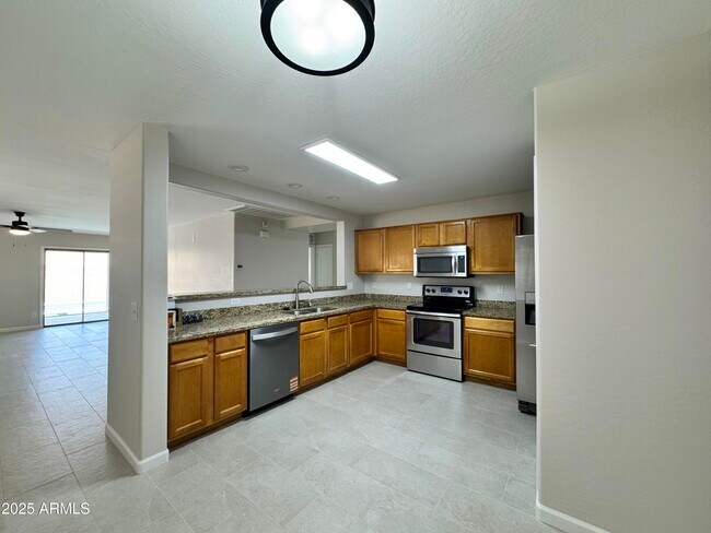 Building Photo - 45008 Miramar Rd
