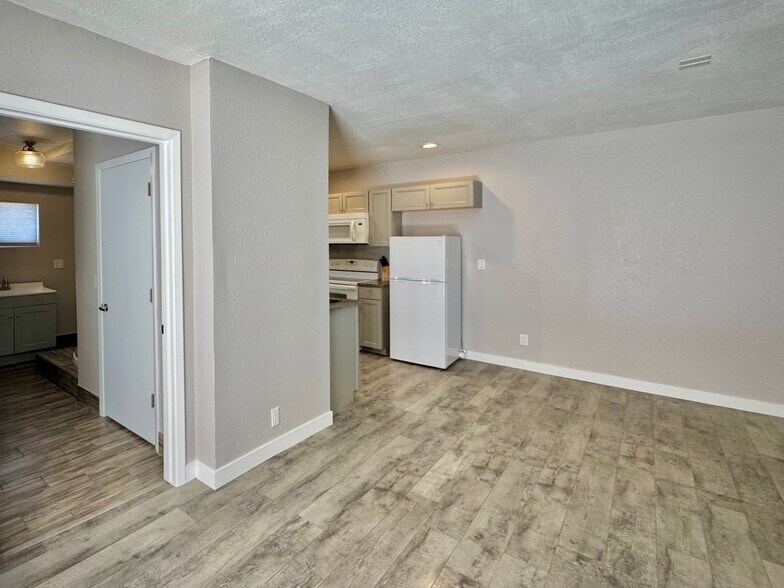 Building Photo - 3767 Kicking Horse Dr