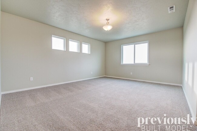 Building Photo - Stunning 3 Bed, 2.5 Bath Home in Spokane Valley! *HOLIDAY SPECIAL: $500 OFF!*