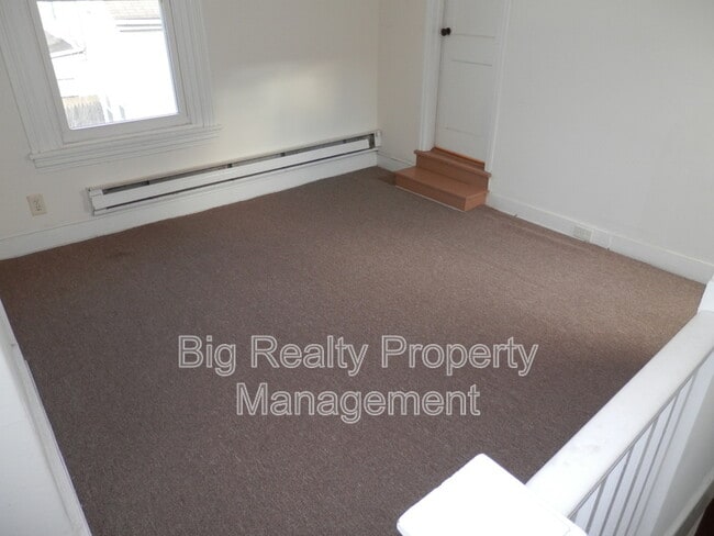 Building Photo - 375 Church St