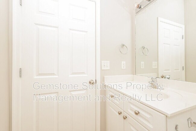 Building Photo - 1006 Prince St