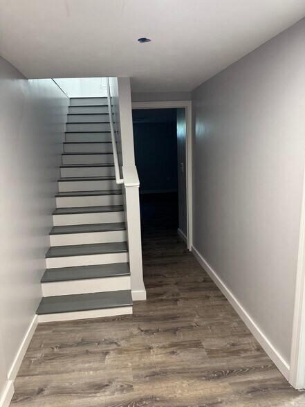 Downstairs - 29 Beechmont St