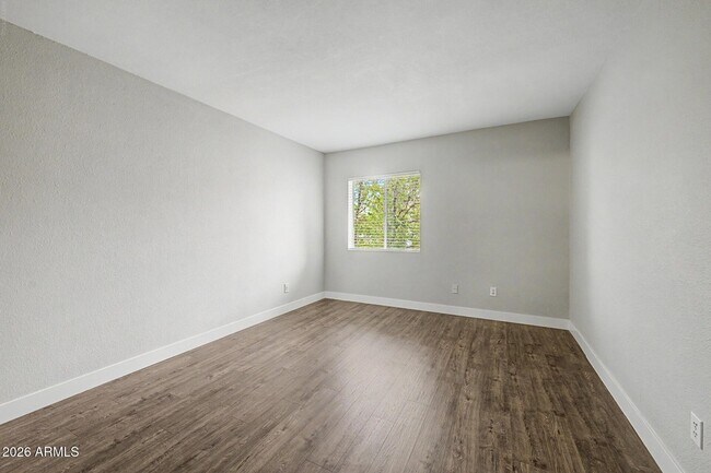 Building Photo - 4554 E Paradise Village Pky N