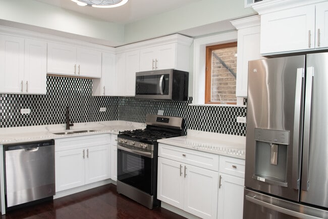 Building Photo - 2026 W McLean Ave