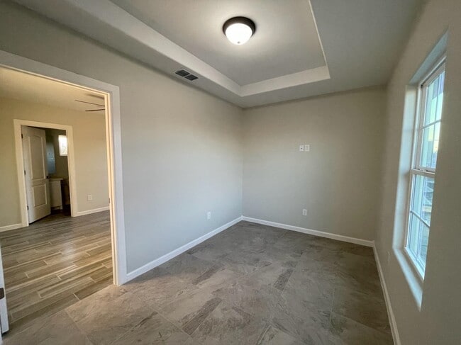 Building Photo - 5527 Conroe St