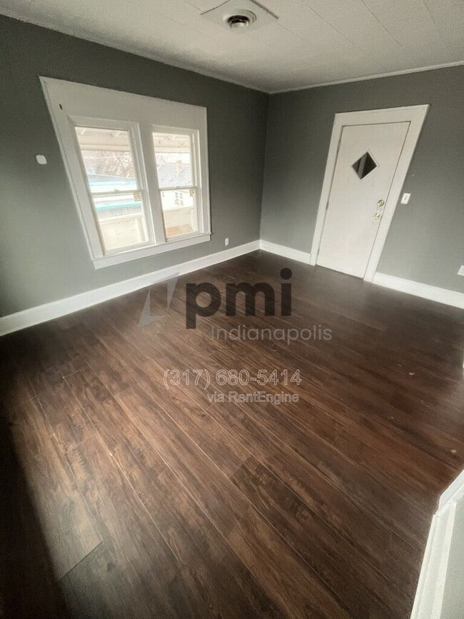 Building Photo - 213 1/2 S Madison Ave