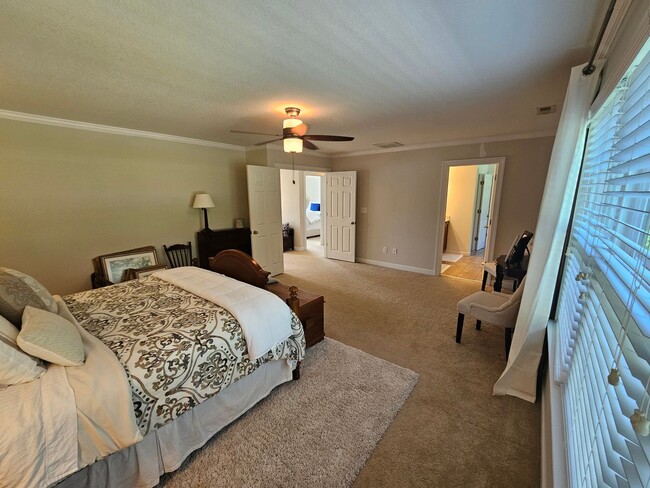 Building Photo - GRASSFIELD - Lauren's Cove