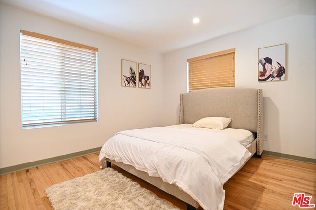 Building Photo - 1600 N Kingsley Dr