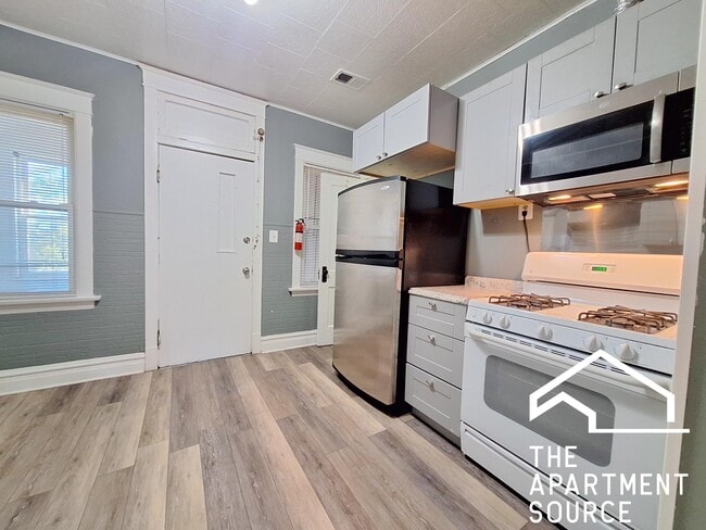 Building Photo - 4135 W Henderson St