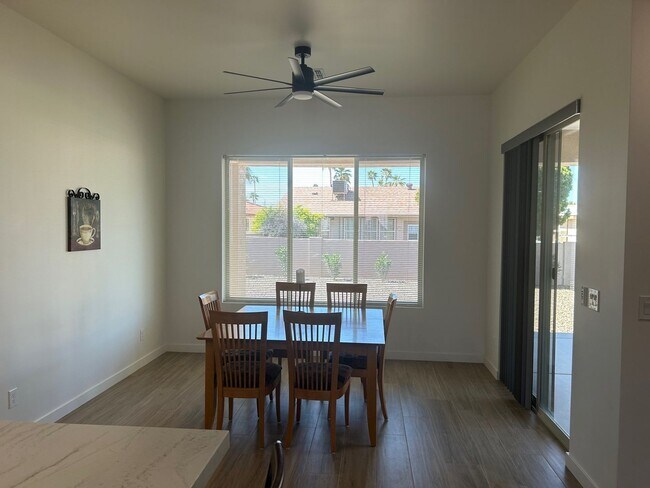 Building Photo - 26424 S Lakewood Dr
