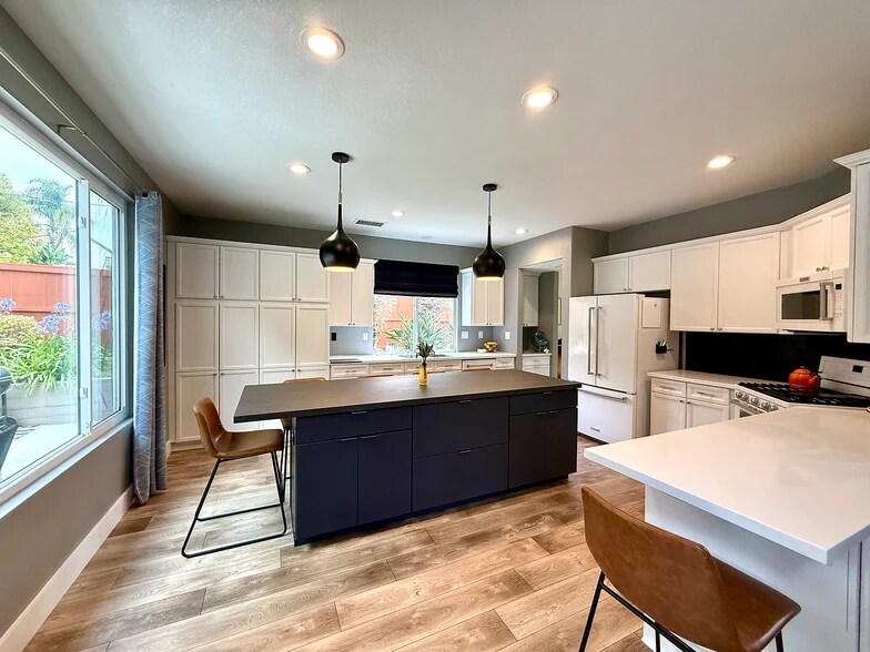 Building Photo - 1438 Turquoise Dr