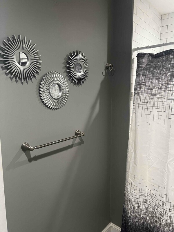 Building Photo - 2556 Main St