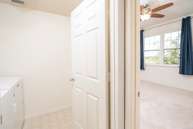 Building Photo - 4020 Grande Vista Blvd