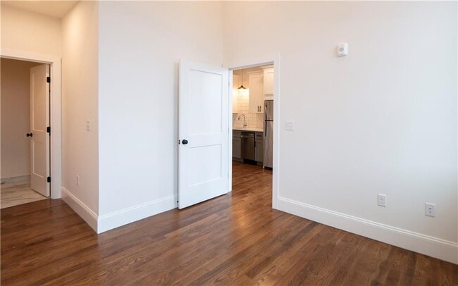 Building Photo - 15 Cranston Ave