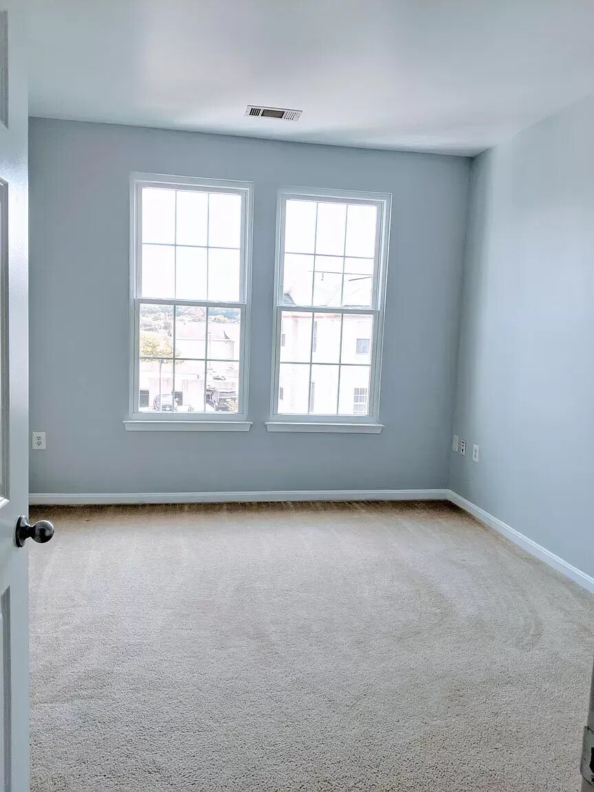 Bedroom 2 - 2465 Army Navy Dr
