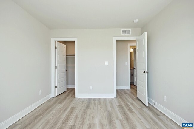 Building Photo - 2431 Anlee Rd