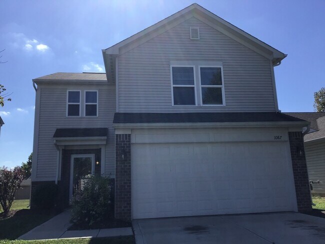 Building Photo - 4 bed 2.5 in Greenwood with HUGE fenced in...