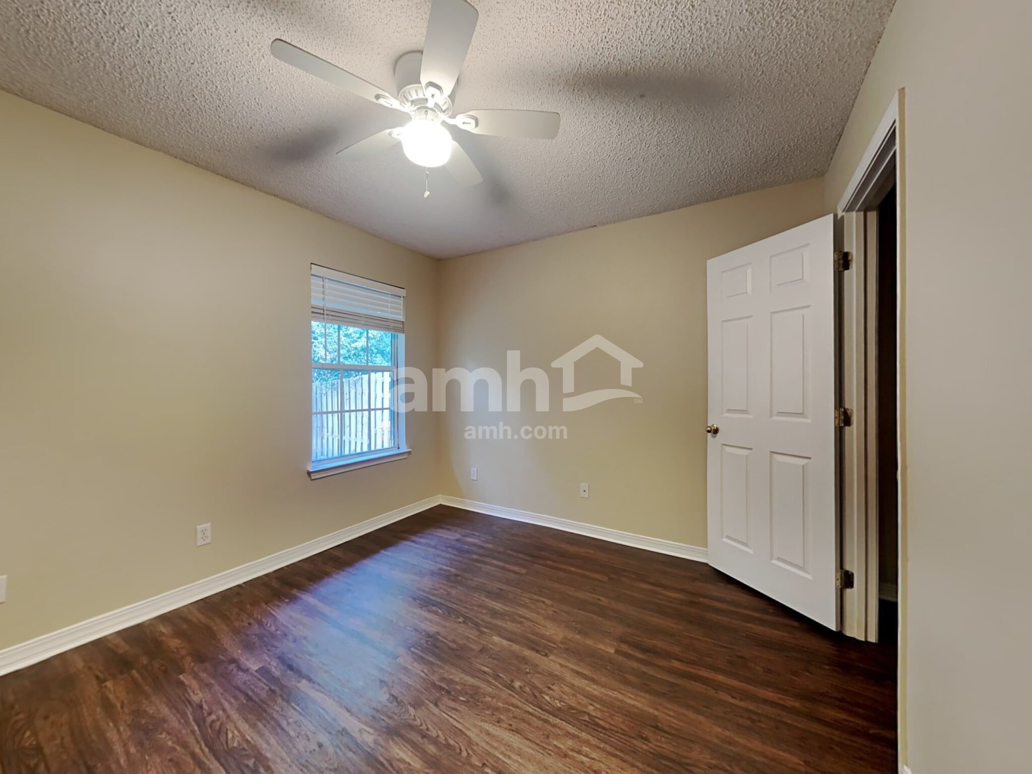 Building Photo - 6265 Ironside Dr N