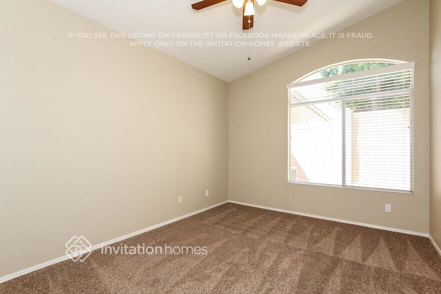 Building Photo - 4922 W Behrend Dr