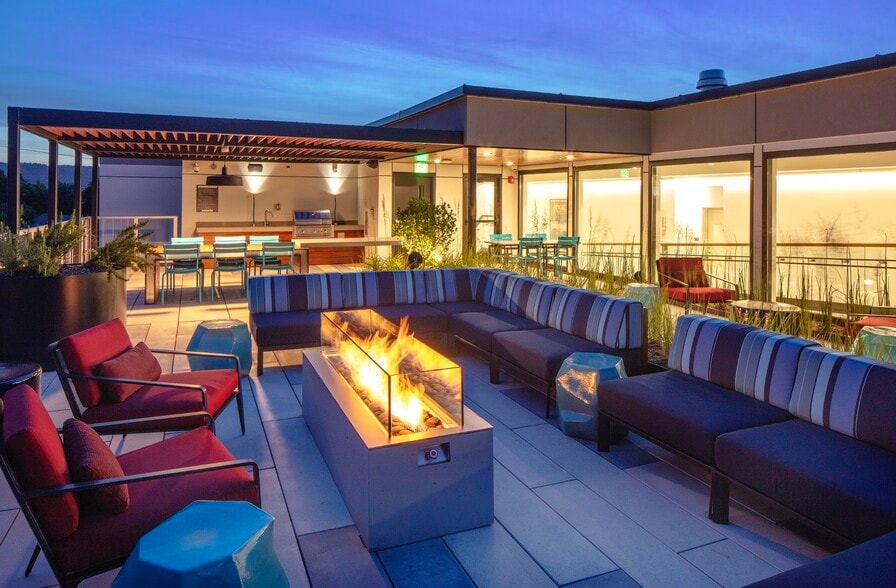 Rooftop with Fire Pit - Solace