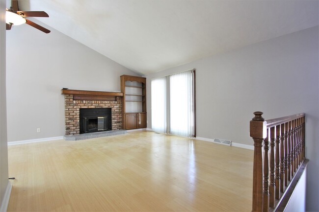 Building Photo - Coming Soon! 3 Bedroom / 2 Bath In Bellevu...