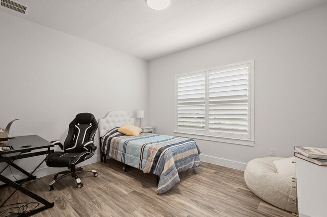 Building Photo - 9825 Evening Canopy Dr