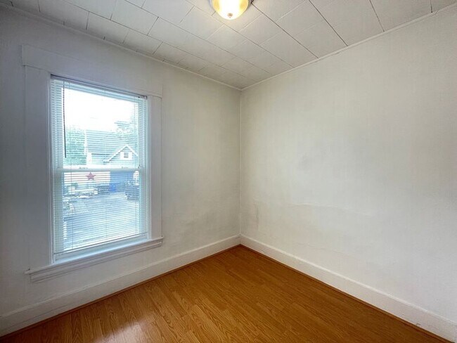 Building Photo - 119 Cypress St