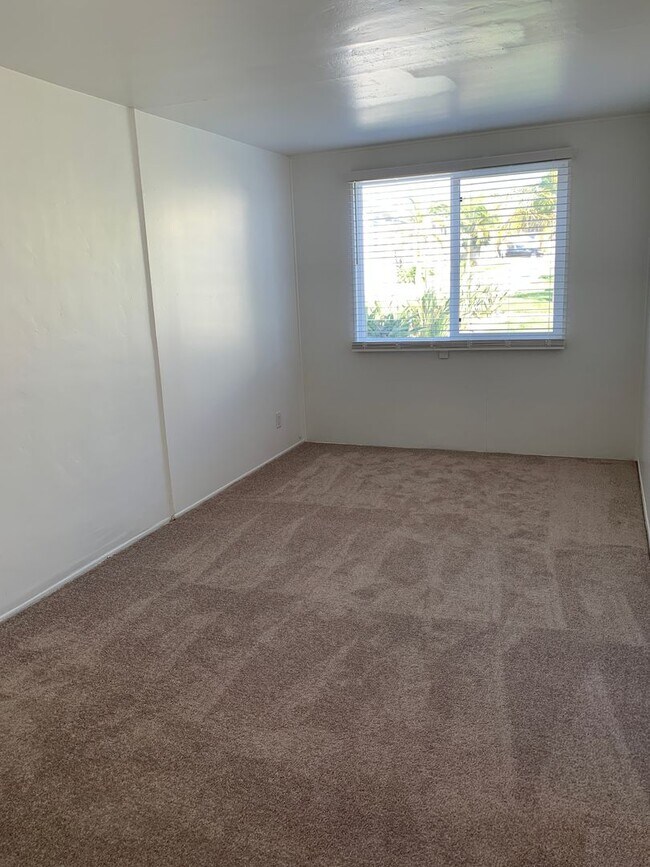Building Photo - 2 Weeks FREE RENT! 1+1 Craftsman Cottage a...