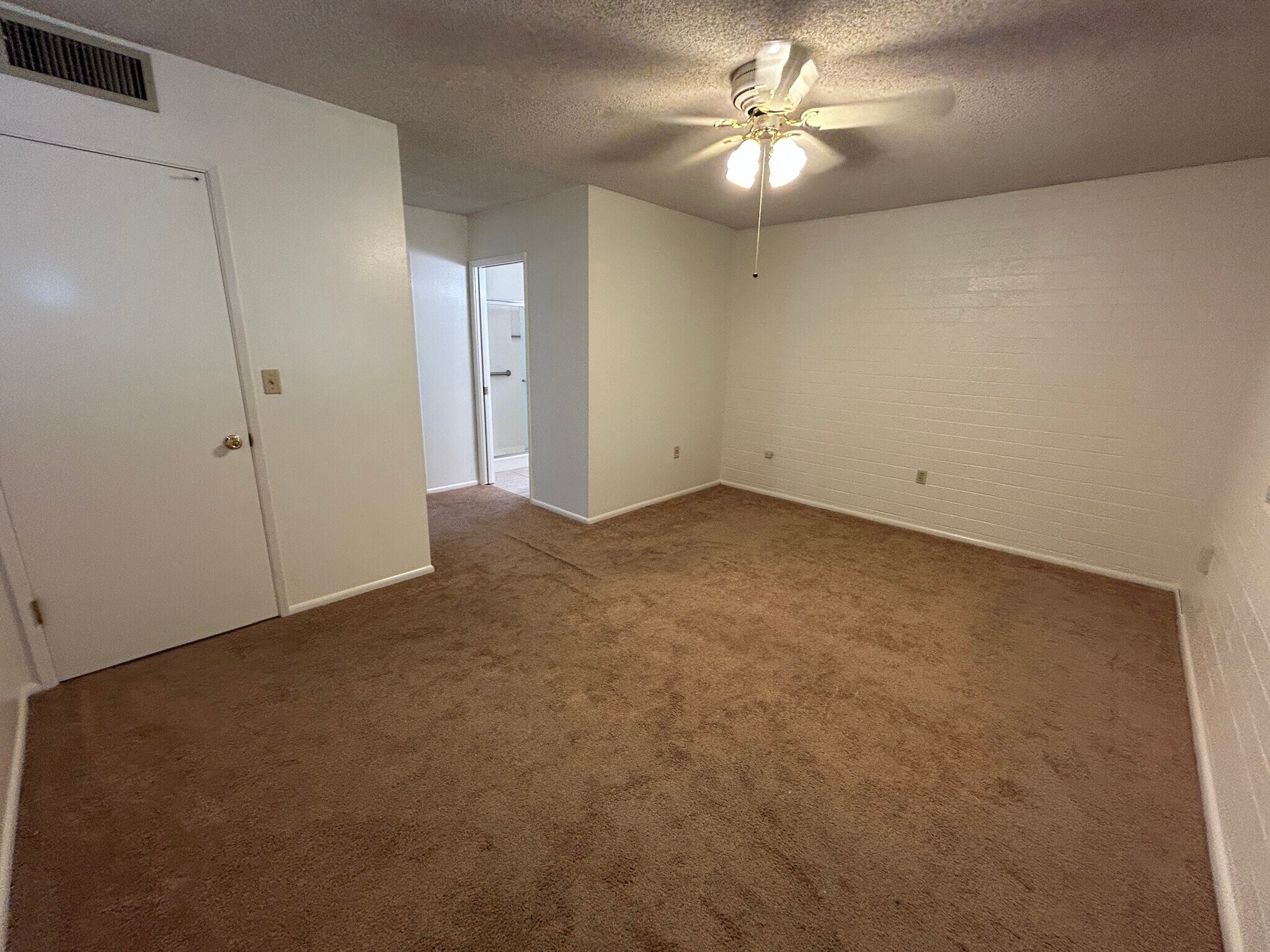 Building Photo - 10615 W Cheryl Dr
