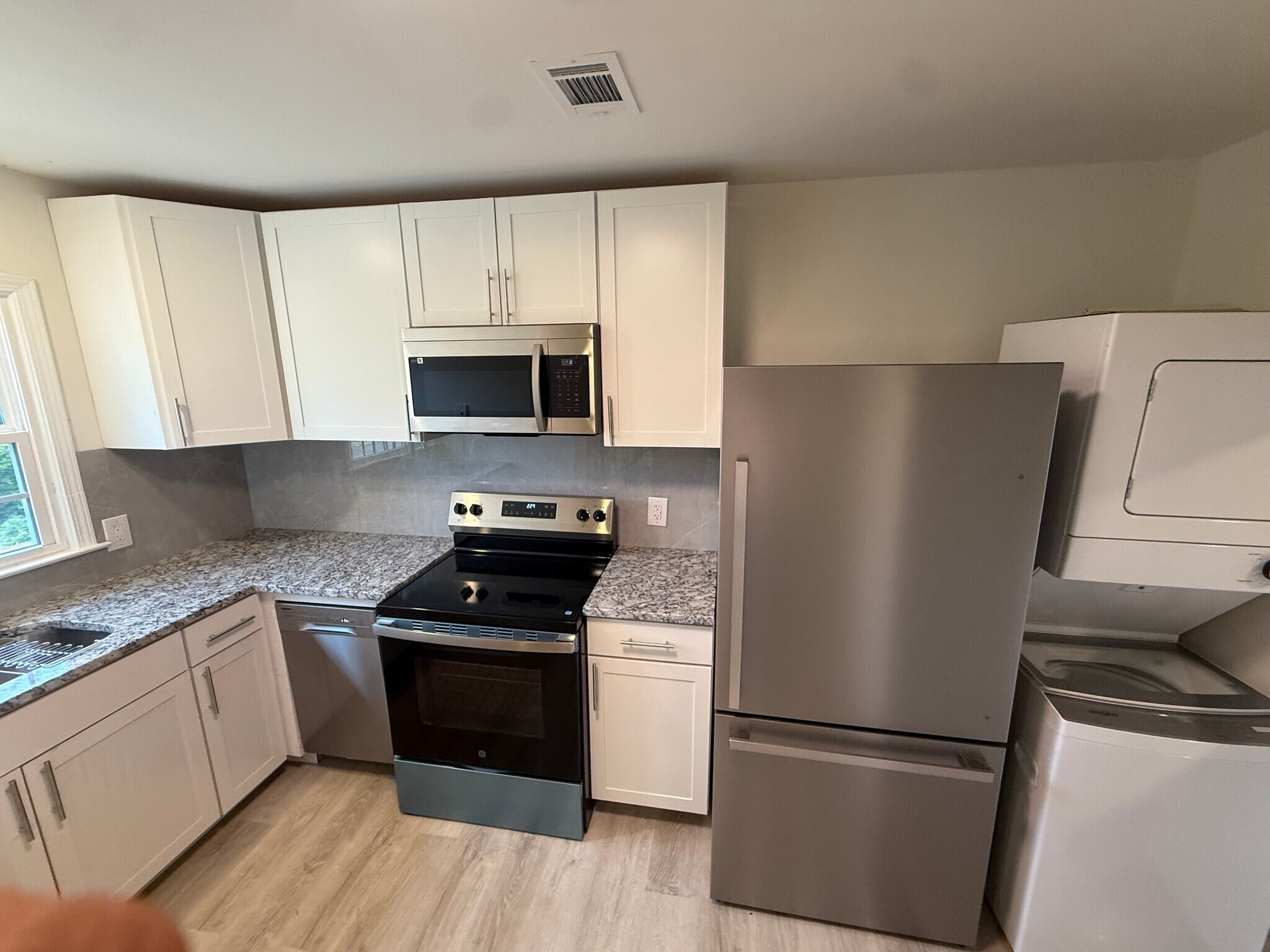 Building Photo - 1169 Boulevard